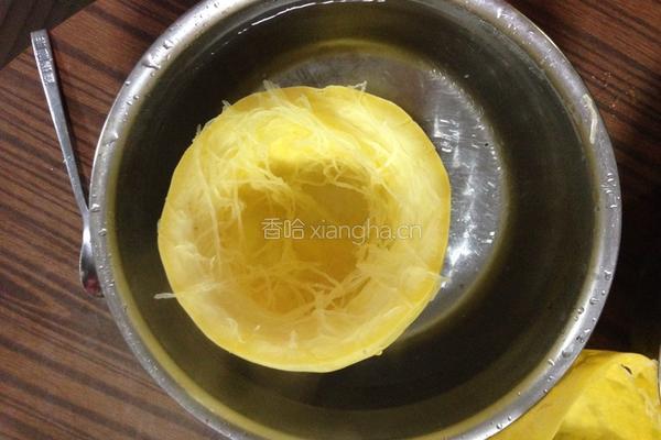 凉拌金丝玉瓜的做法图解2