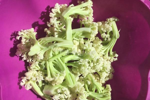 肉片炒花菜的做法图解3