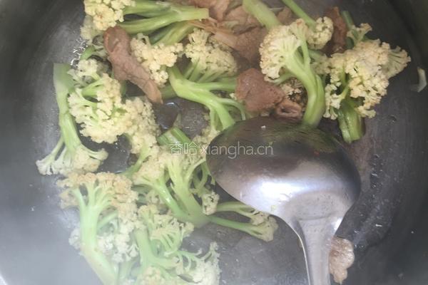 肉片炒花菜的做法图解5