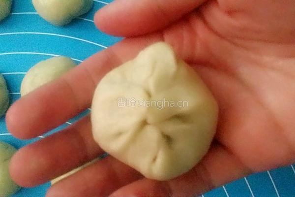 豆沙蛋黄酥的做法图解4