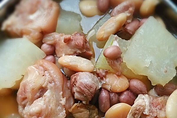 芸豆花生炖猪蹄
