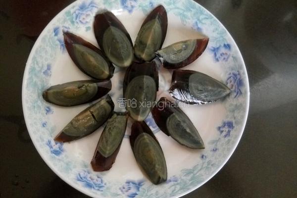 凉拌皮蛋的做法图解2