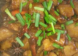 土豆闷五花肉