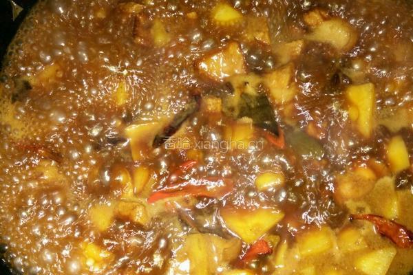 土豆闷五花肉的做法图解3