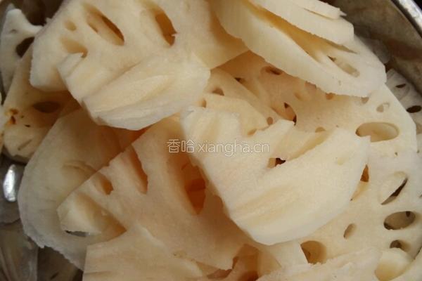 干煸莲藕的做法图解2