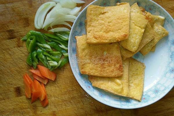 炒东北豆腐泡的做法图解1