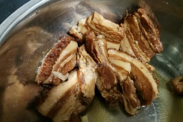 扣肉松菌汤的做法图解2