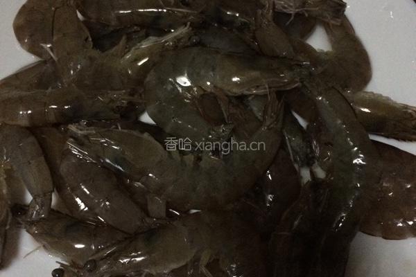 金针铺路油焖虾。的做法图解1