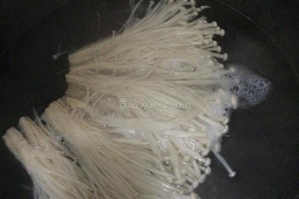 金针铺路油焖虾。的做法图解3
