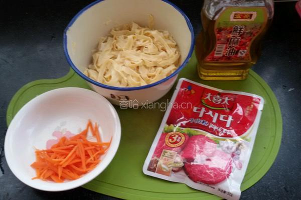胡萝卜拌油皮豆腐的做法图解4