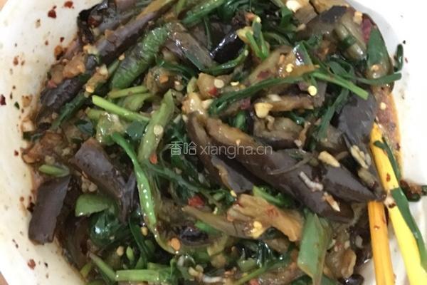 烧茄子和烧辣椒凉拌的做法图解3