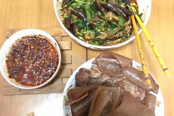 何首乌、黑豆炖猪脚的做法图解17