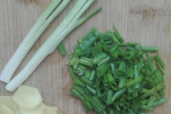 带皮排骨莲藕汤的做法图解5
