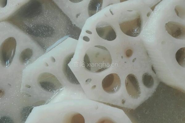 带皮排骨莲藕汤的做法图解11