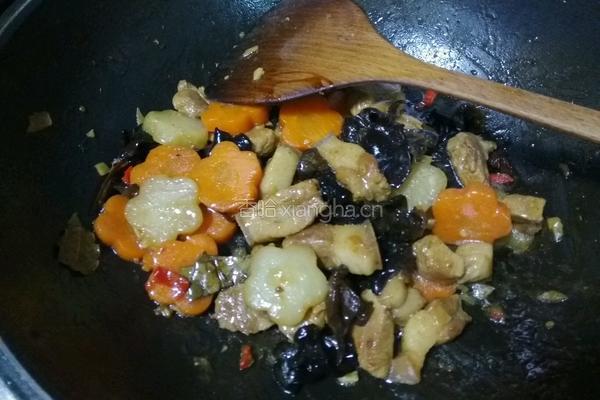 杂蔬烧肉的做法图解10
