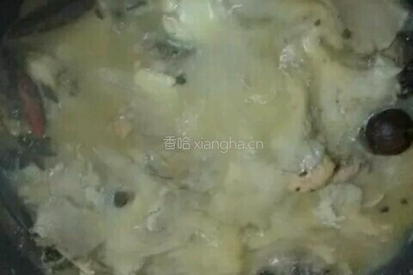 土豆蘑菇炖鸡块的做法图解6