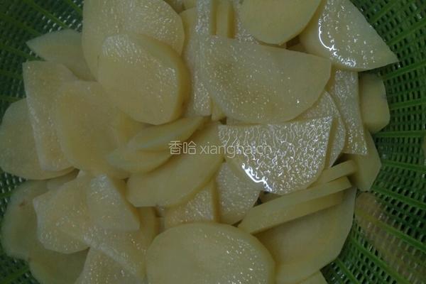 炒土豆片的做法图解1