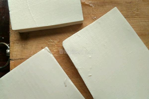 豆腐蒸排骨的做法图解2
