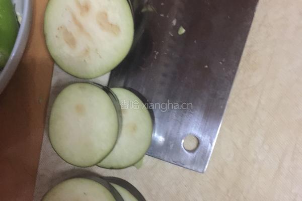 炸茄盒的做法图解3