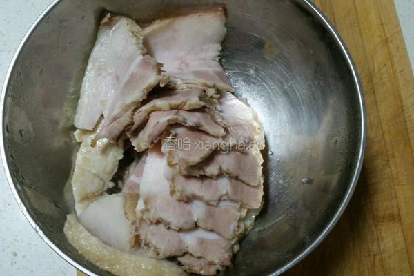 油条回锅肉的做法图解1