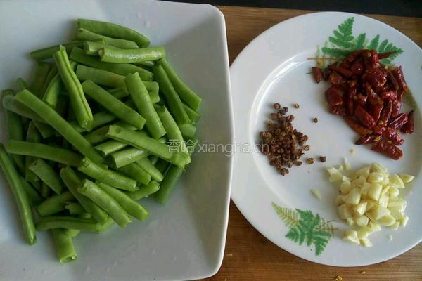 干煸四季豆的做法图解2