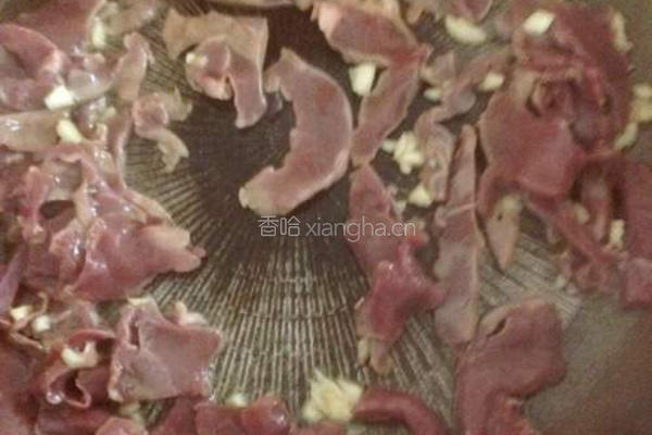 双椒爆炒猪心的做法图解5