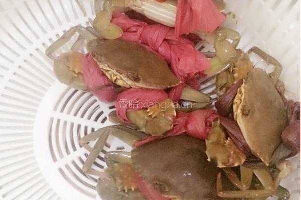 蒜苔炒蟹的做法图解1