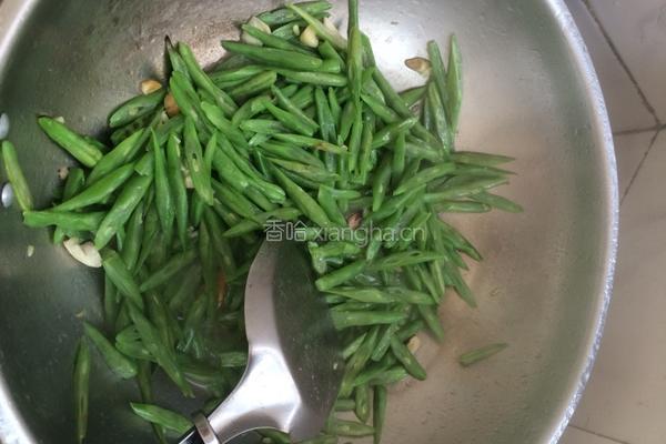 蒜香四季豆的做法图解3