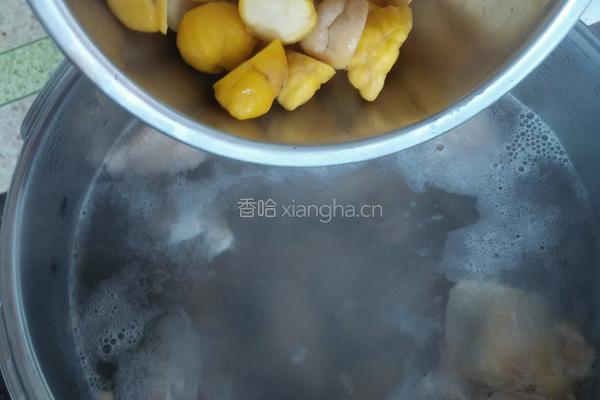 板栗鸡汤的做法图解5