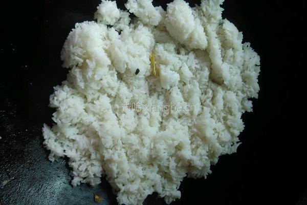 鸡蛋火腿炒饭的做法图解4
