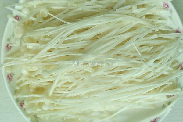 金针菇豆腐汤的做法图解7