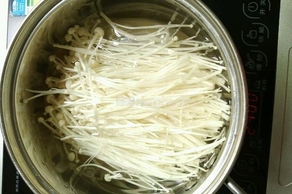 金针菇豆腐汤的做法图解9