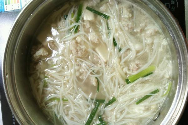 金针菇豆腐汤的做法图解11