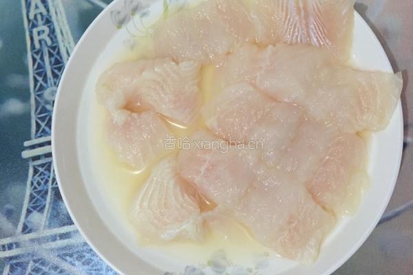 西兰花蒸巴沙鱼的做法图解1