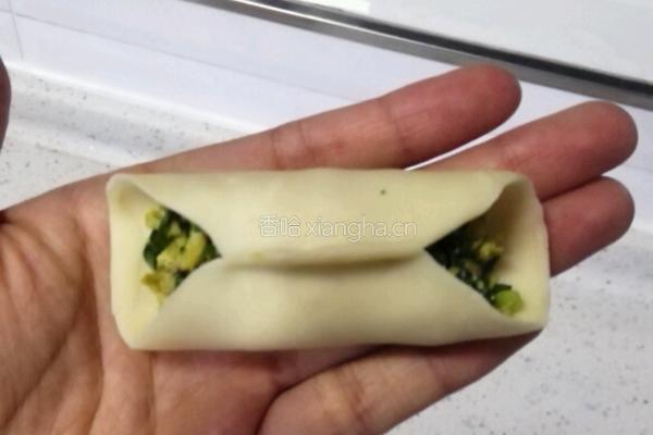 韭菜鸡蛋虾皮锅贴的做法图解8