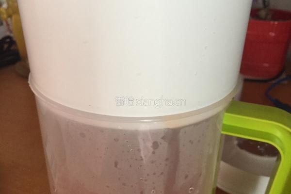 胡萝卜苹果汁的做法图解2