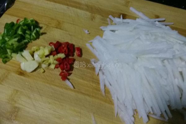 清炒萝卜丝的做法图解2