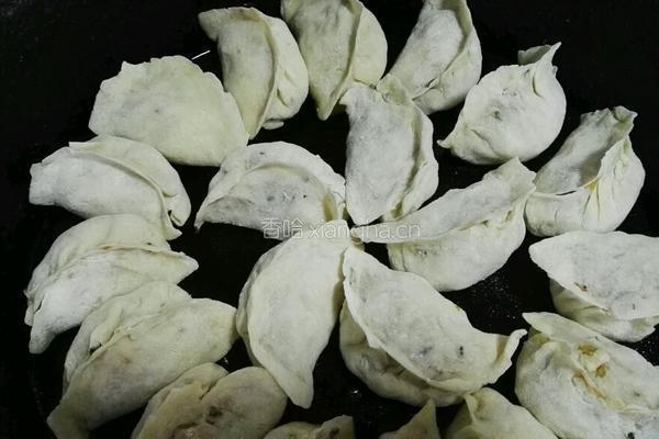 天津锅贴的做法图解3