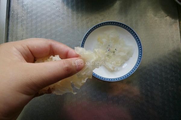 红枣银耳莲子羹的做法图解3