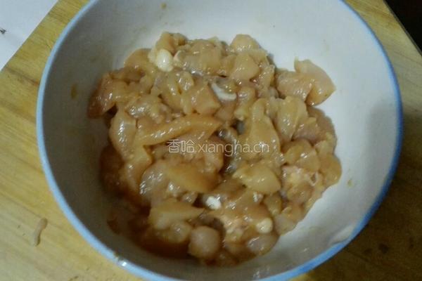 土豆炒鸡胸肉的做法图解2