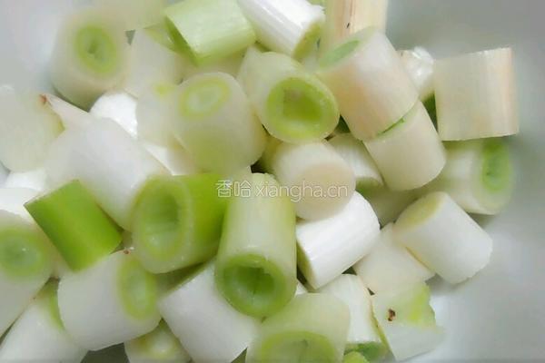 泡椒老干妈炒鸡的做法图解4