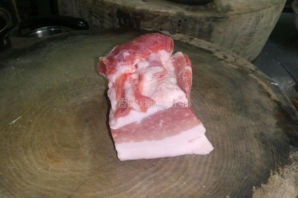五花肉卷罗卜干的做法图解1