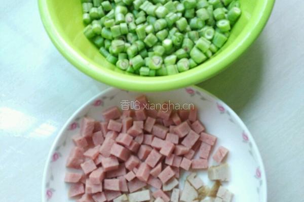 培根炒饭的做法图解1