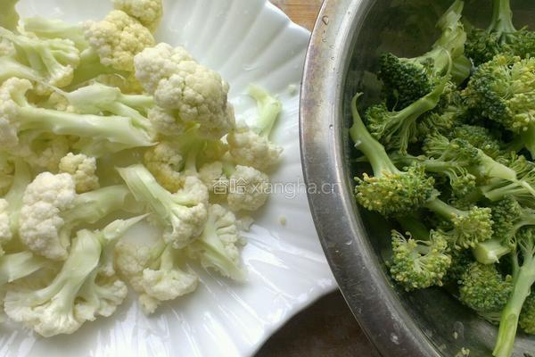 香菇炒花菜的做法图解2