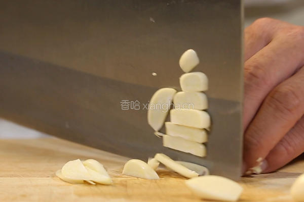 香干炒圆白菜的做法图解3