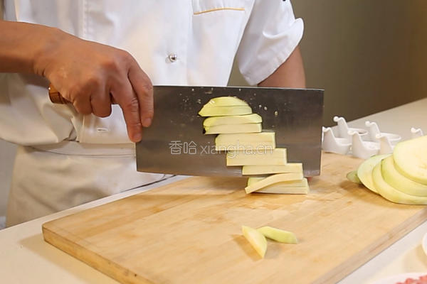 肉末茄子的做法图解1