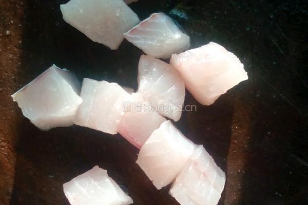 豆腐酿鱼蒸蛋的做法图解1