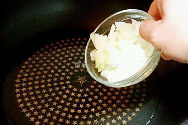 土豆培根炒饭的做法图解2