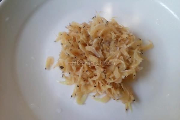 猪肉韭菜饺子的做法图解3