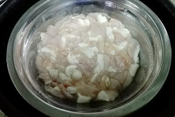 剁椒芹菜炒粉肠的做法图解2